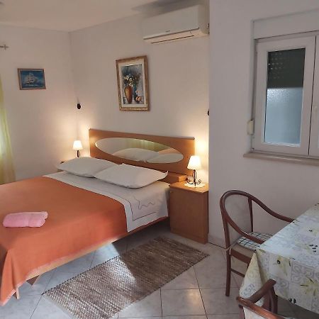 Seaside Apartment For 2 P Трогир Экстерьер фото