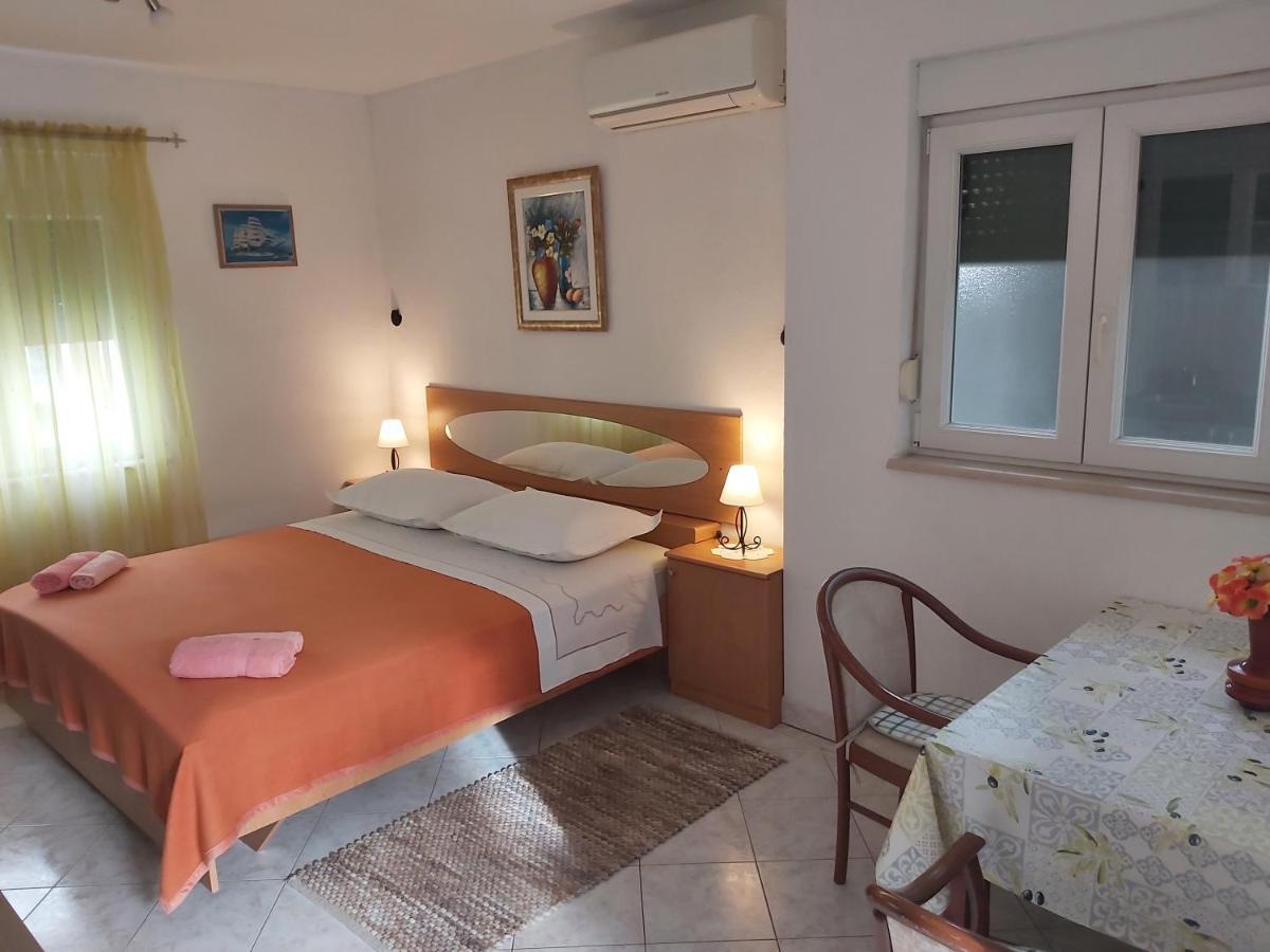 Seaside Apartment For 2 P Трогир Экстерьер фото